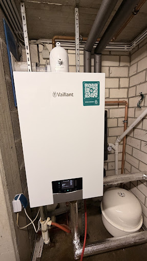 Vaillant Gas-Brennwertgerät, Kellerinstallation mit QR-Garantie